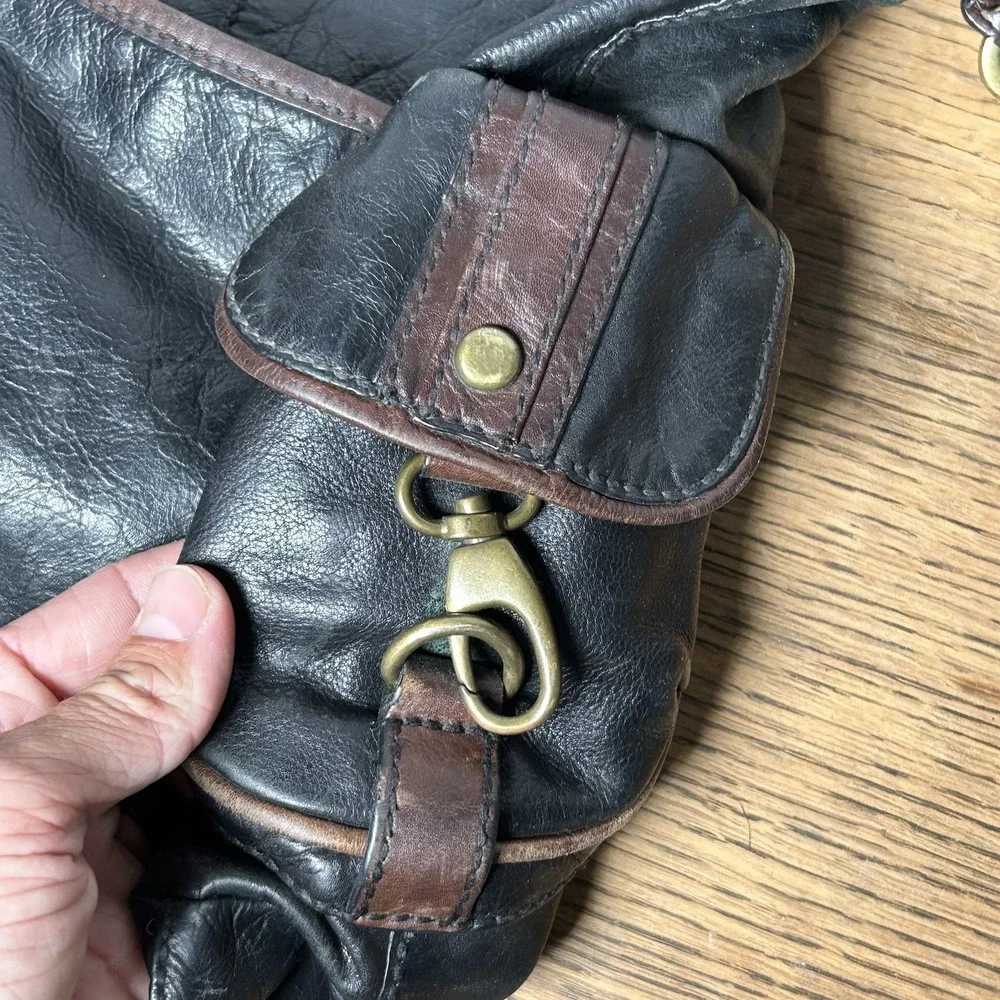 Fossil Black Leather Shoulder Bag Hobo‎ Purse W/Key Charm, Brass Hardware